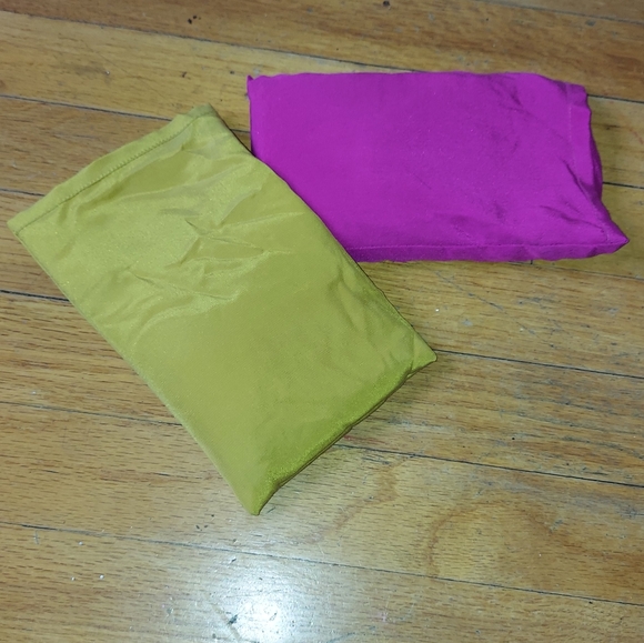 Lavender Silk Eye Pillow for yoga and meditation - Picture 4 of 4